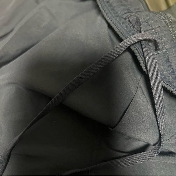 Lululemon Run: Response Short Men’s Medium Navy Blue Running Shorts Pockets EUC - Picture 7 of 10